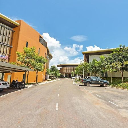 פדנג בסר Capital O 90614 Cvia Ummul Hotel מראה חיצוני תמונה