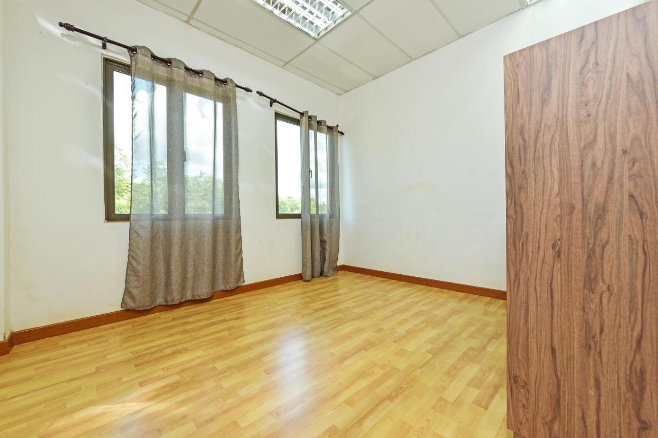 פדנג בסר Capital O 90614 Cvia Ummul Hotel מראה חיצוני תמונה