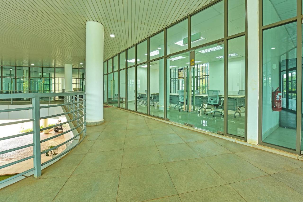 פדנג בסר Capital O 90614 Cvia Ummul Hotel מראה חיצוני תמונה
