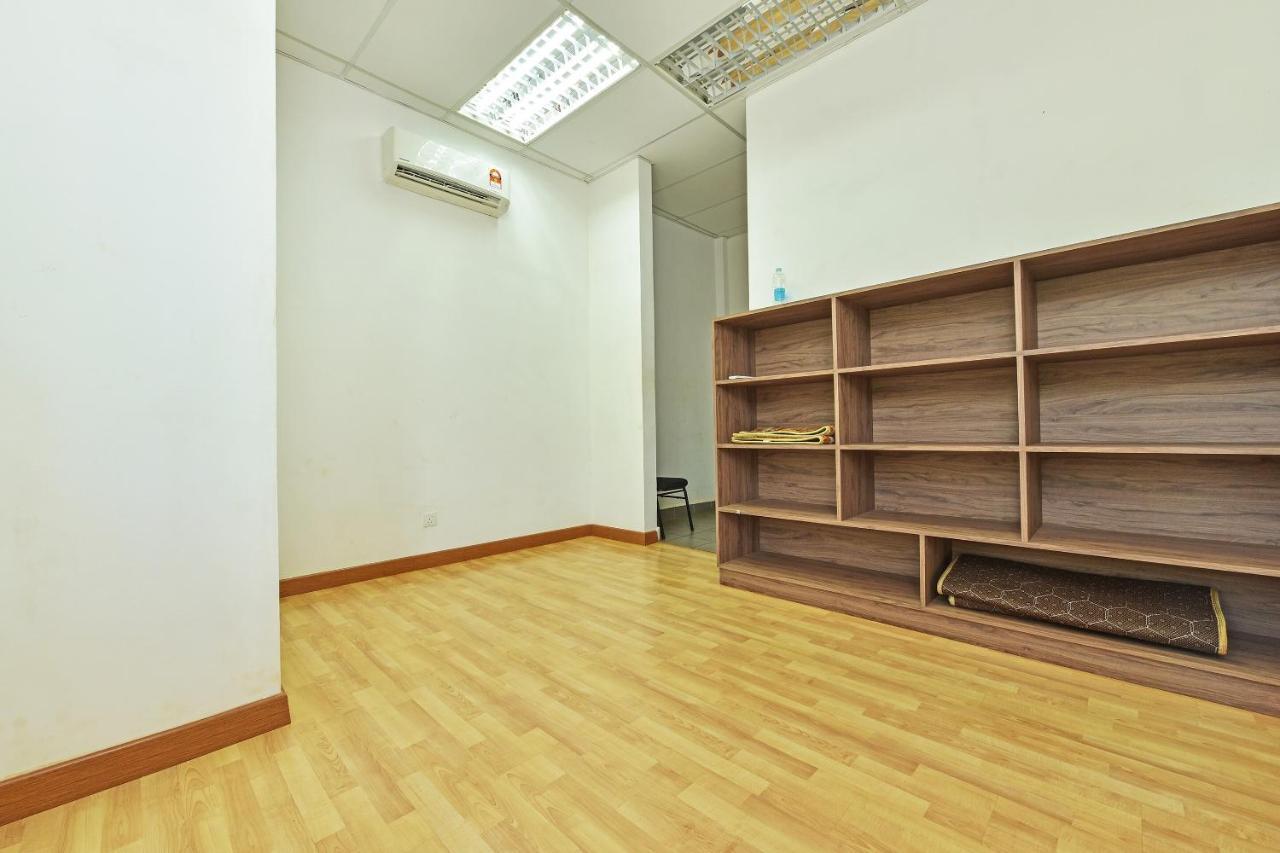 פדנג בסר Capital O 90614 Cvia Ummul Hotel מראה חיצוני תמונה